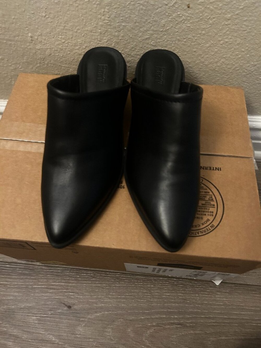 NORDSTROM RACK Black Adalynn Mule Heel Size 6.5 2 1/2" heel